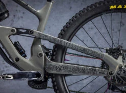 Kit De Protection De Cadre Juay X Dyedbro 11 Kit De Protection De Cadre Juay X Dyedbro -Vélo Pièces Magasin Dyedbro Juay x Dyedbro Rahmenschutz Kit DBF11305 3