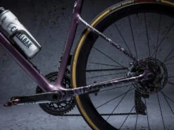 Dyedbro Kit De Protection De Cadre Victor Brousseaud AS Gravel -Vélo Pièces Magasin Dyedbro Victor Brousseaud AS Gravel Rahmenschutz Kit GB 33322 4