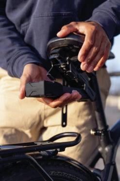 Abus SH-SF Adaptateur Pour Fixation De Selle, Housse De Pluie Incluse -Vélo Pièces Magasin abus 67866 20113931 SH SF Adapter fur Sattelbefestigung inkl Regenuberzug 3